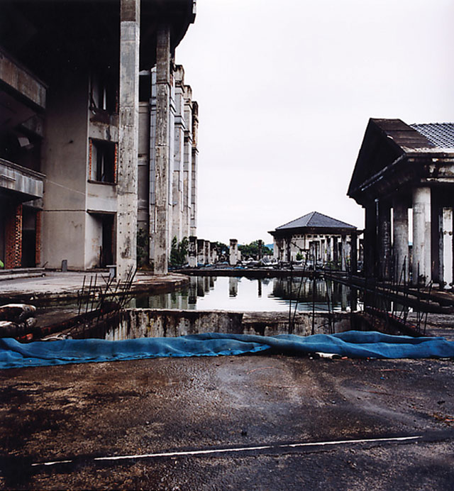 Simryn Gill, photograph from Standing Still (2000 - 03). Courtesy of the artist. 