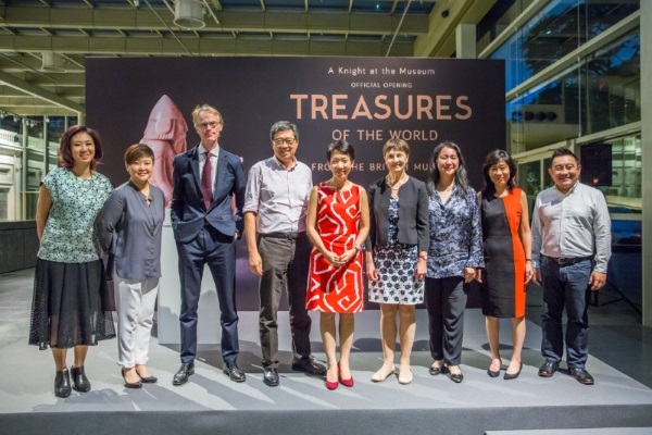  Ms Szan Tan, Senior Curator, National Museum of Singapore; Ms. Angelita Teo, Director, National Museum of Singapore; Mr Brendan Moore, Curator, British Museum; Mr. Richard Eu, Chairman, National Museum of Singapore Board; Ms. Grace Fu, Minister for Culture, Community and Youth; Ms. Jane Portal, Keeper of the Department of Asia, British Museum; Ms. Yeoh Chee Yan, Permanent Secretary, Ministry for Culture, Community and Youth; Mrs. Rosa Daniel, CEO, National Heritage Board; Mr Tan Boon Hui, Assistant Chief Executive, National Heritage Board. 